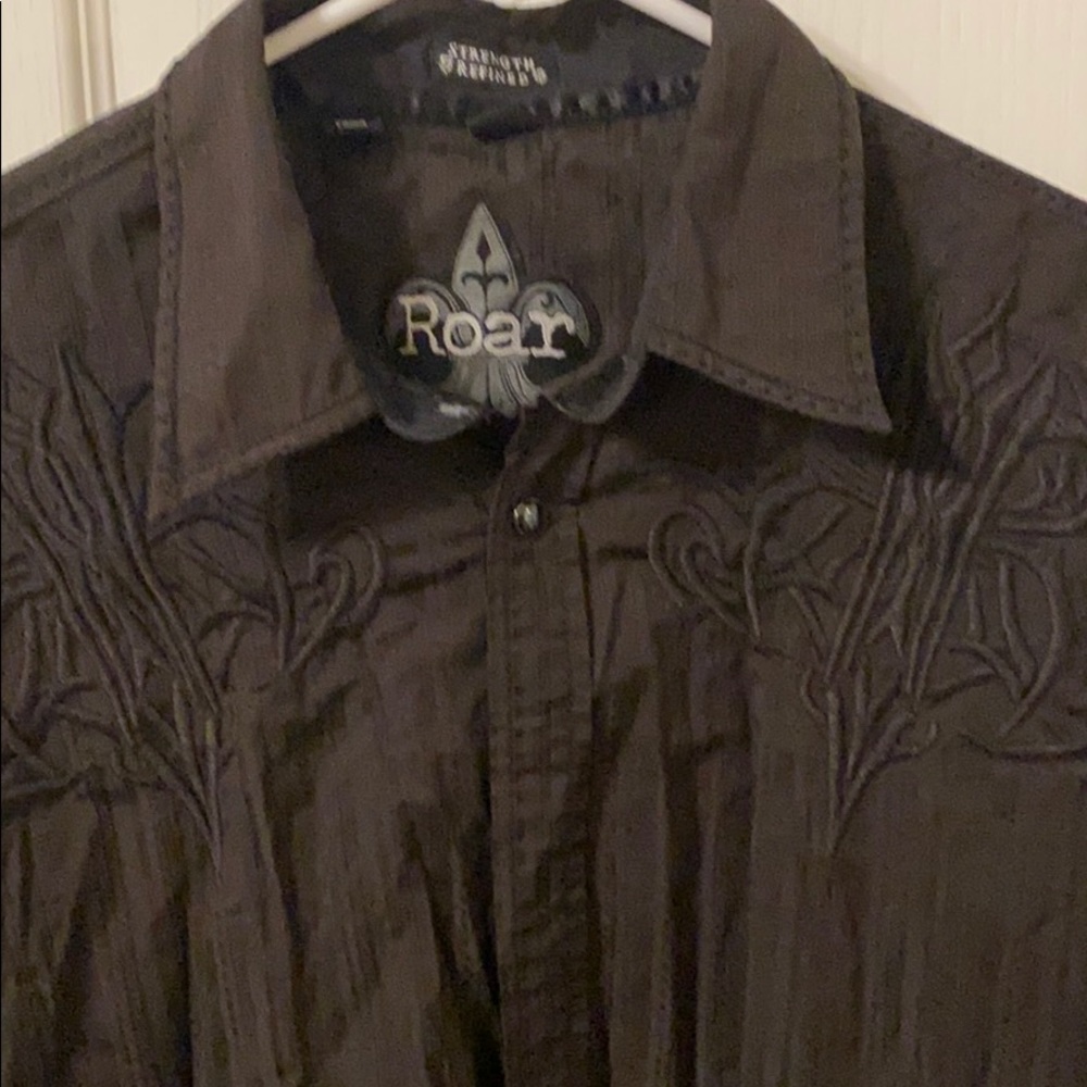 Brown Roar Long Sleeve Button Up (L)